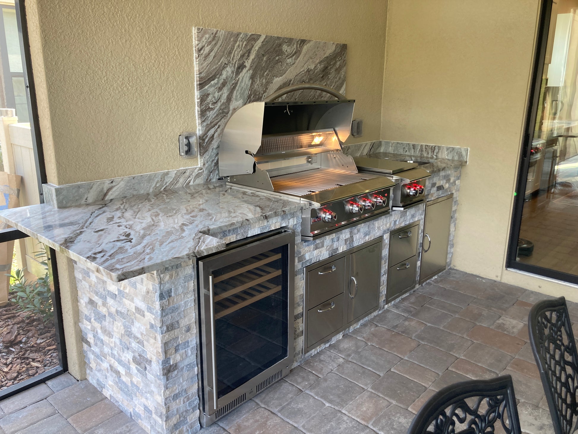 Stone Finish Outdoor Kitchen Cabinet